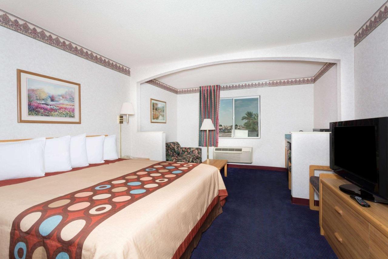 Days Inn By Wyndham Phoenix West Exteriör bild